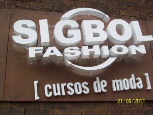 Letras – Sigbol – Vila Mariana – Letreiro galvanizado modelo bloco com iluminação em módulos LED.
