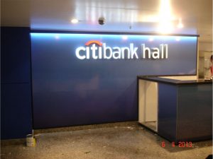 Letras em Acrílico – Citibank Hall – Camarote – Rio de Janeiro – Letreiro galvanizado com frente de acrílico e iluminação interna com módulos LED.