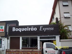 Letras – Boqueirão Express – Letreiro galvanizado modelo bloco.