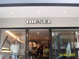 Letras em Acrílico – Diesel – 04